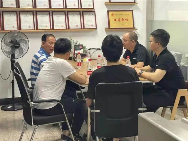 El presidente de la Federación de Embalaje de Wenzhou visitó personalmente Dasheng Intelligent.